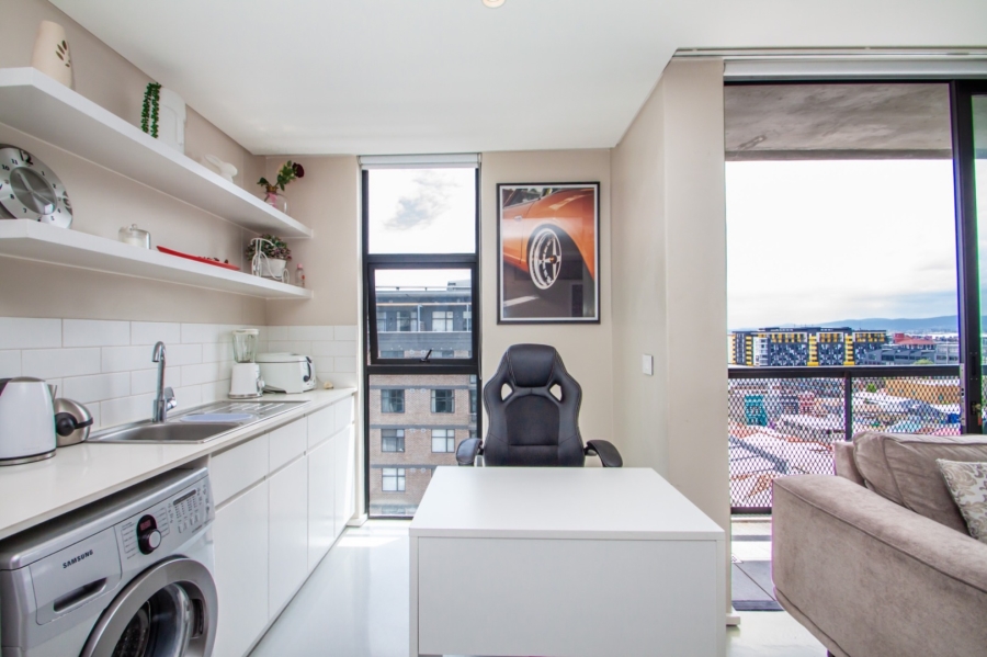 1 Bedroom Property for Sale in Woodstock Western Cape
